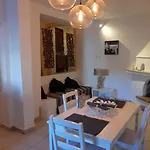 Aspros - Restauriertes Steinhaus Nahe Rovinia *