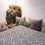 Aspros - Restauriertes Steinhaus Nahe Rovinia * Liapades