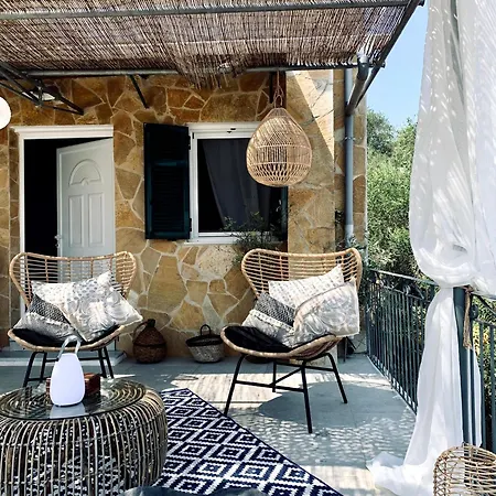 度假居 Aspros - Traditionell, Ruhig Und Strandnah 里亚帕德斯