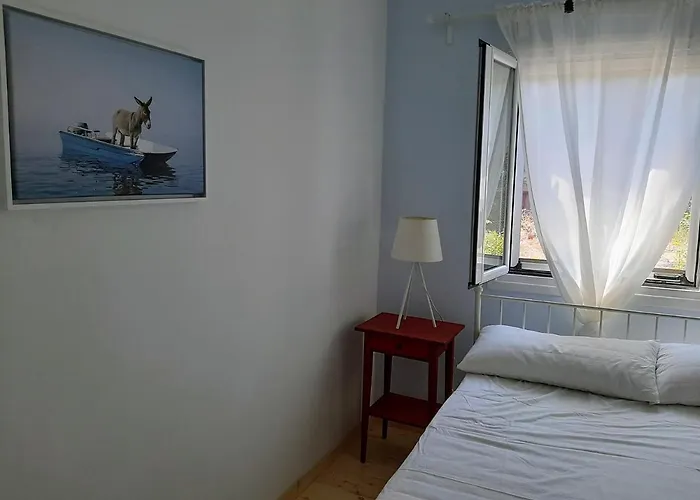 Case de vacanță Aspros - Restauriertes Steinhaus Nahe Rovinia Liapades