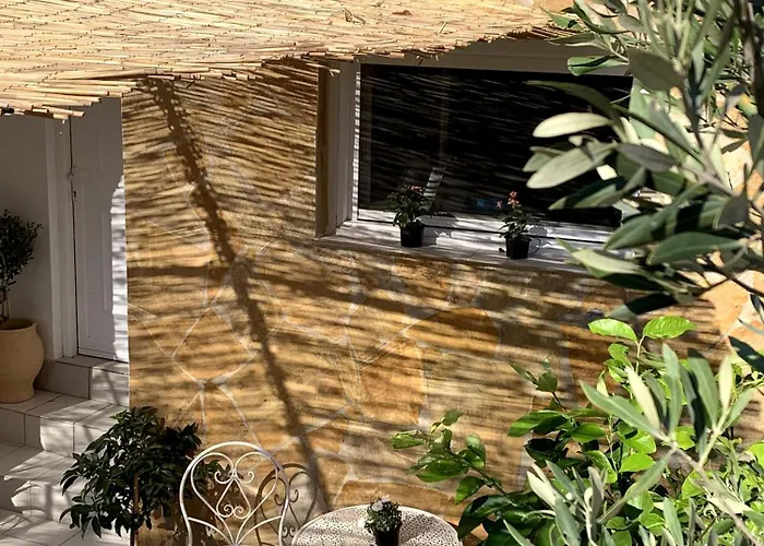 Case de vacanță Aspros - Restauriertes Steinhaus Nahe Rovinia *