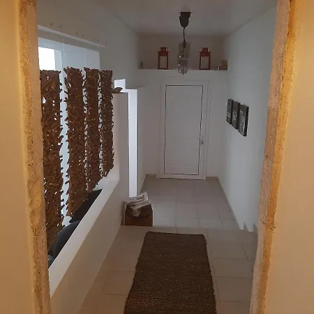 Aspros - Restauriertes Steinhaus Nahe Rovinia * Liapades