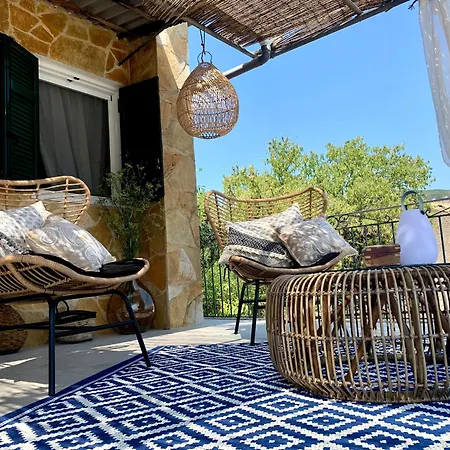Aspros - Restauriertes Steinhaus Nahe Rovinia * 里亚帕德斯