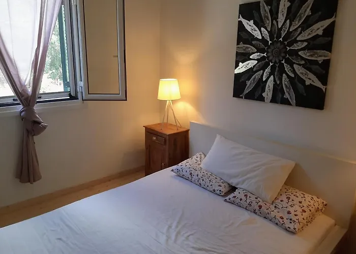 度假居 Aspros - Restauriertes Steinhaus Nahe Rovinia *